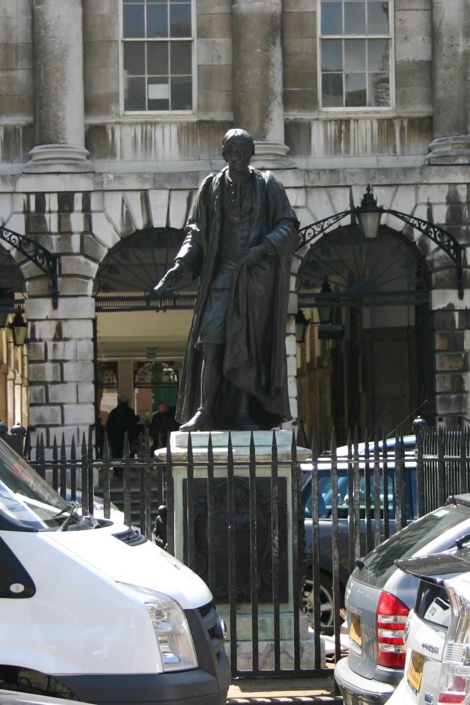 Thomas Guy's monument, Guy's Hospital, London - 01 by Luca Borghi.JPG
